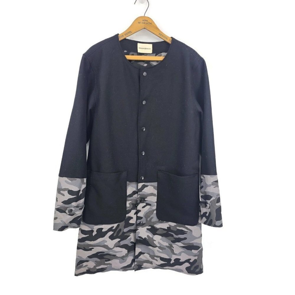 New Norman Russell Shirt Jacket Mens L? Black Camo Snap Front  SAMPLE